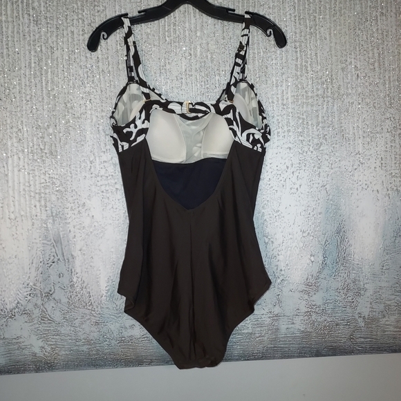 Silhouette Solution One Piece Swimsuit - Picture 2 of 7